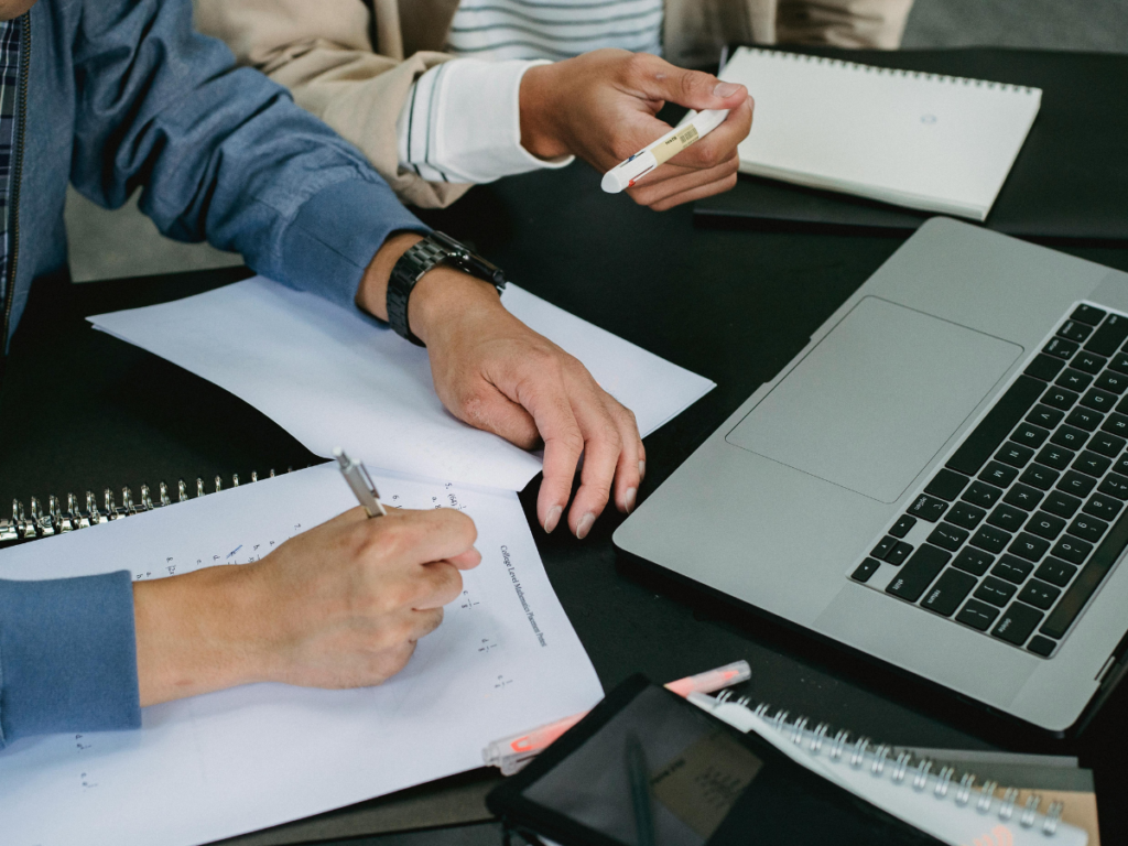 Best Tax Preparer Course: A Comparison of Features, Costs, and Certification