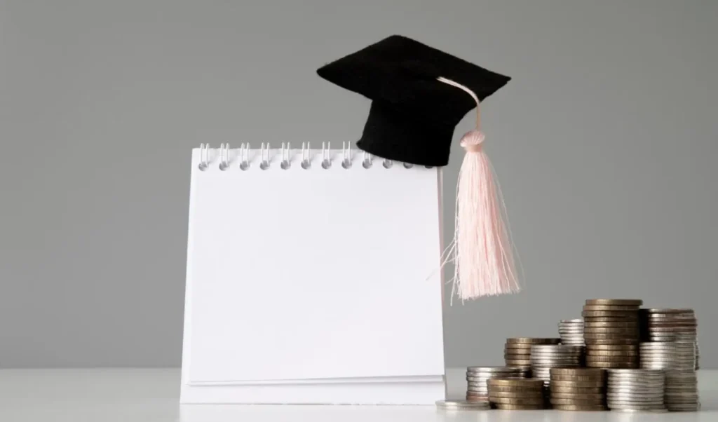 Entry-Level Bookkeeper Salary Overview