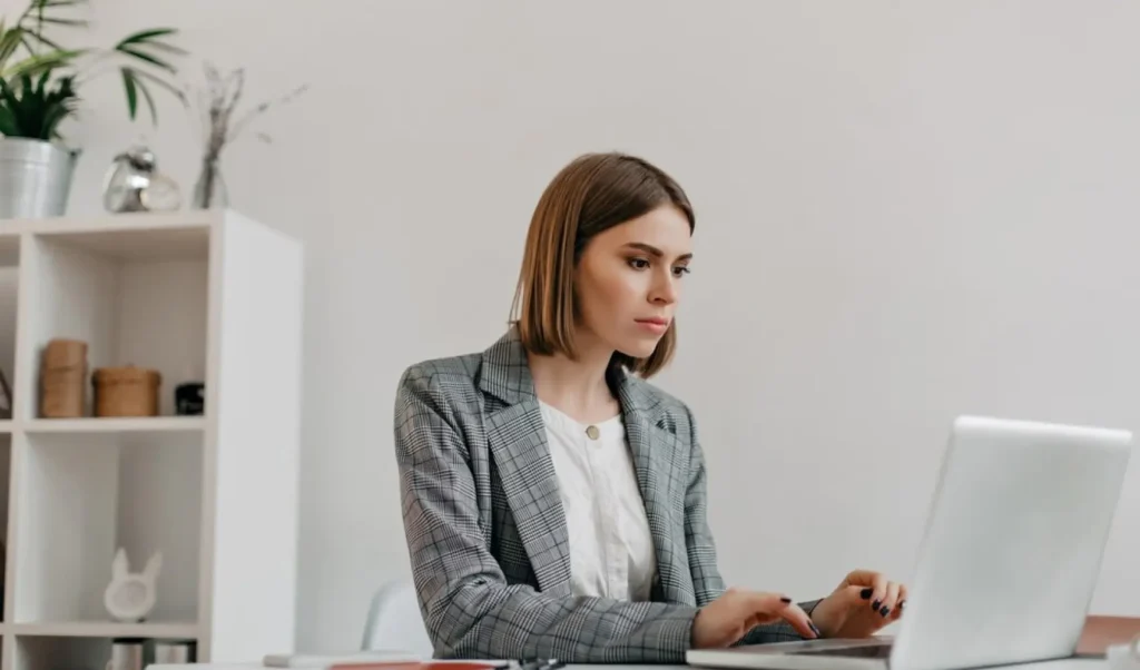 Kickstart Your Career with Universal Accounting School’s Tax Preparer Course